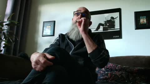 krummersaebel online show from April 16, 4:08 pm