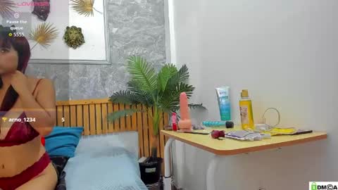 Snapshot of krystal_rosse_ chatting on May 4, 8:49 pm krystal online show from May 4, 8:49 pm