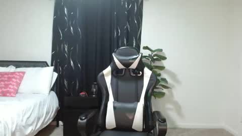 Snapshot of krystalblakexxx chatting on April 30, 5:30 pm Krystal Blake online show from April 30, 5:30 pm