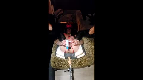 krystltymeup online show from March 5, 8:32 am