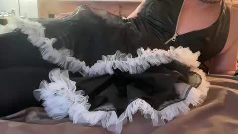 KTfemboy online show from April 5, 6:54 am