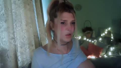 Snapshot of kudesnizza chatting on February 15, 10:33 am Annika MTF ts post -op online show from February 15, 10:33 am