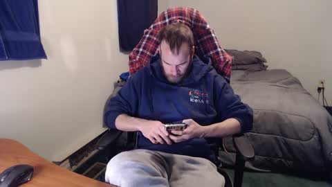 Snapshot of kuggy570 chatting on December 14, 1:05 pm Kuggy online show from December 14, 1:05 pm