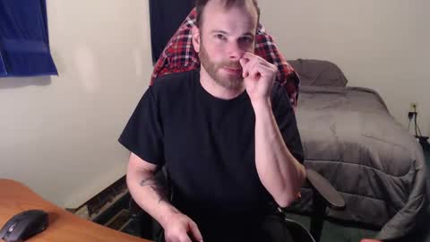 Snapshot of kuggy570 chatting on December 25, 2:03 am Kuggy online show from December 25, 2:03 am