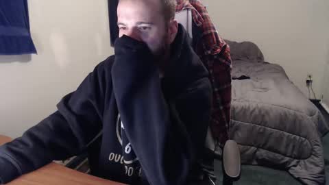Snapshot of kuggy570 chatting on January 12, 12:39 am Kuggy online show from January 12, 12:39 am