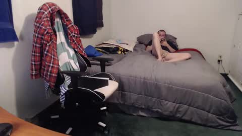 Snapshot of kuggy570 chatting on January 19, 1:00 am Kuggy online show from January 19, 1:00 am