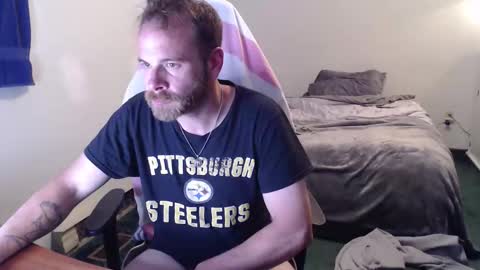 Snapshot of kuggy570 chatting on May 1, 7:29 pm Kuggy online show from May 1, 7:29 pm