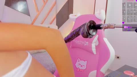 Snapshot of kuitty_sara chatting on October 10, 12:15 pm SARA online show from October 10, 12:15 pm