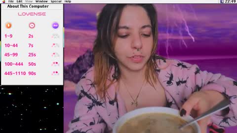 Snapshot of kuntboyzworld chatting on November 5, 9:48 pm Krypto hethey online show from November 5, 9:48 pm