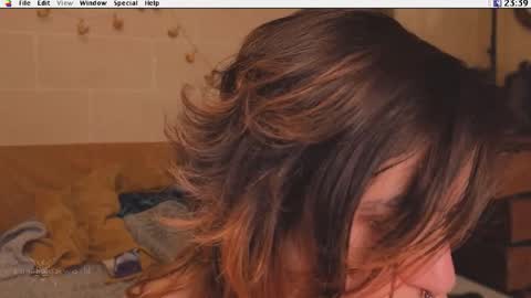 Snapshot of kuntboyzworld chatting on December 2, 10:38 pm Krypto hethey online show from December 2, 10:38 pm