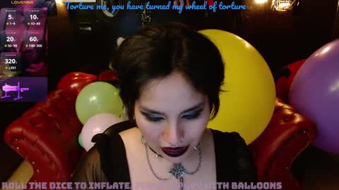 Snapshot of kureiji_fetish chatting on December 24, 5:27 am Fetiche Woman online show from December 24, 5:27 am