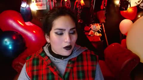 Snapshot of kureiji_fetish chatting on October 7, 12:08 am Fetiche Woman online show from October 7, 12:08 am