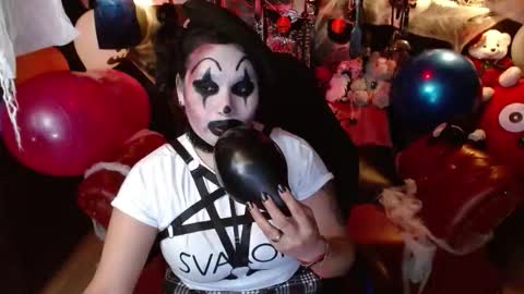 Snapshot of kureiji_fetish chatting on October 18, 9:04 pm Fetiche Woman online show from October 18, 9:04 pm