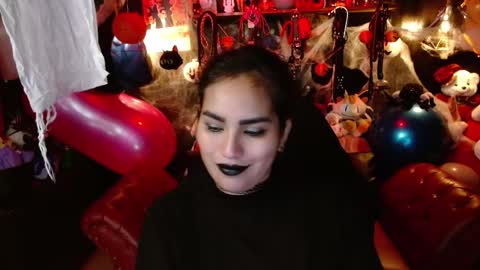 Snapshot of kureiji_fetish chatting on October 20, 12:11 am Fetiche Woman online show from October 20, 12:11 am