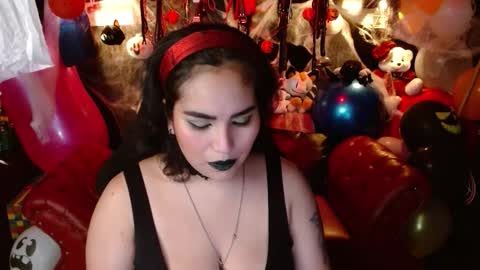 Snapshot of kureiji_fetish chatting on October 21, 10:21 pm Fetiche Woman online show from October 21, 10:21 pm