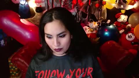 Snapshot of kureiji_fetish chatting on November 2, 12:24 am Fetiche Woman online show from November 2, 12:24 am