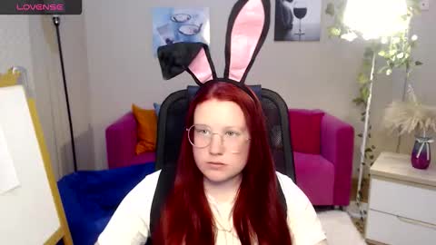 kuri_u online show from March 26, 10:32 am