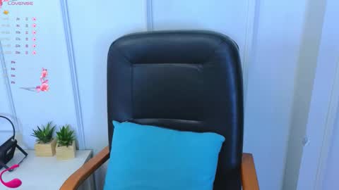 Snapshot of kuro_ren chatting on October 14, 1:45 pm Ren online show from October 14, 1:45 pm