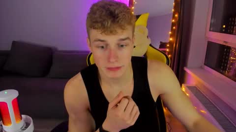 kurt_hanssen online show from October 31, 7:37 pm