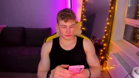 kurt_hanssen online show from April 21, 6:12 pm