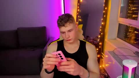 Snapshot of kurt_hanssen chatting on May 6, 7:30 pm kurt_hanssen online show from May 6, 7:30 pm