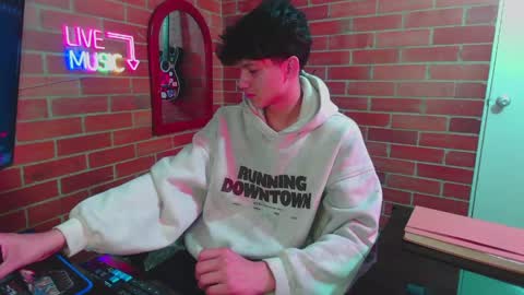 JASON online show from April 29, 4:49 am