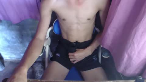 Snapshot of kurtxxx07 chatting on February 14, 7:17 am kurtxxx07 online show from February 14, 7:17 am