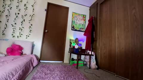 kusshy33 online show from October 1, 7:42 pm