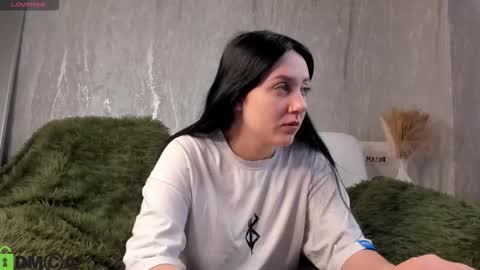 Snapshot of kvetachka chatting on October 2, 1:45 am Kvetachka Thu-Sun 0900am-1500pmGTM2 online show from October 2, 1:45 am