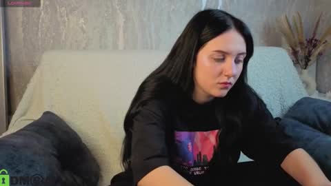 Snapshot of kvetachka chatting on October 8, 1:47 am Kvetachka Thu-Sun 0900am-1500pmGTM2 online show from October 8, 1:47 am