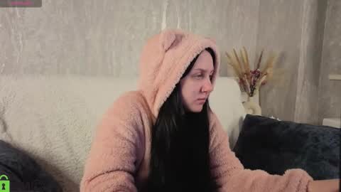 Snapshot of kvetachka chatting on October 17, 1:53 am Kvetachka Thu-Sun 0900am-1500pmGTM2 online show from October 17, 1:53 am