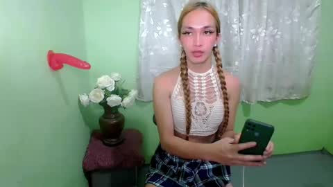 Kween online show from February 11, 9:14 pm