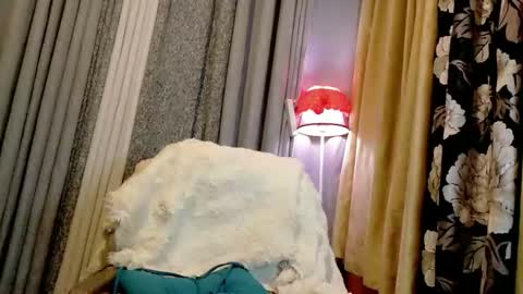 Snapshot of kween_romance chatting on May 26, 9:11 pm Kween online show from May 26, 9:11 pm