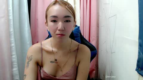 kweenie1026 online show from July 4, 2:51 am