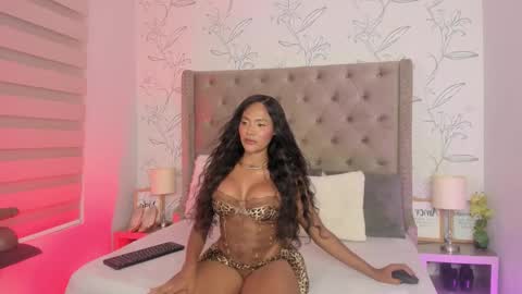 kyaraebony_ online show from February 28, 3:18 am