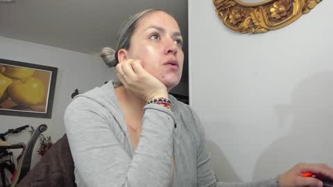 Snapshot of kyhara chatting on December 30, 1:04 am kyhara online show from December 30, 1:04 am