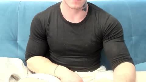 Snapshot of kyle_4u chatting on December 19, 5:36 am Kyle online show from December 19, 5:36 am