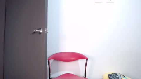 Snapshot of kyle_collinz chatting on February 5, 11:39 pm Kyle collinz online show from February 5, 11:39 pm