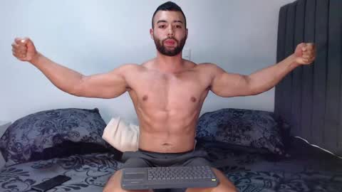 Snapshot of kyle_collinz chatting on February 21, 5:46 am Kyle collinz online show from February 21, 5:46 am