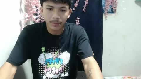 kyle_lourence online show from May 3, 10:32 am