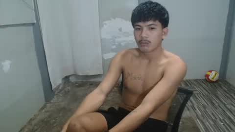 kyle_lourence online show from May 9, 1:49 pm