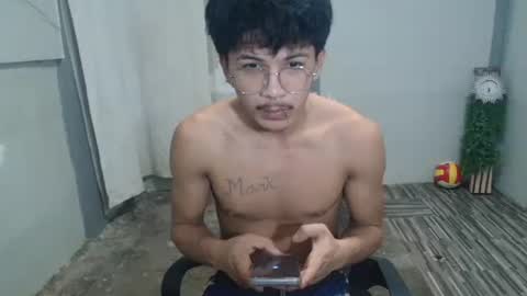 kyle_lourence online show from May 22, 5:51 pm