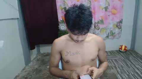 kyle_lourence online show from June 5, 2:40 am