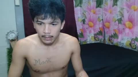 kyle_lourence online show from June 21, 4:04 am