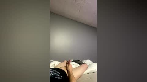 kylecrandlemire41 online show from April 25, 5:32 am