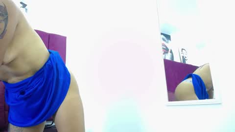 Kylee28 online show from December 14, 8:08 pm