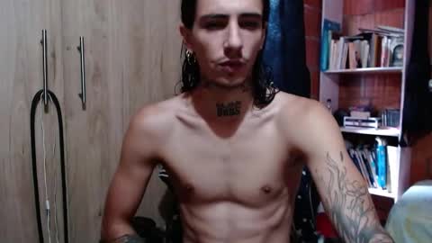 kyleer77 online show from November 9, 8:40 pm