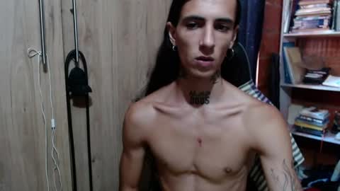 Snapshot of kyleer77 chatting on June 16, 4:42 pm kyleer77 online show from June 16, 4:42 pm