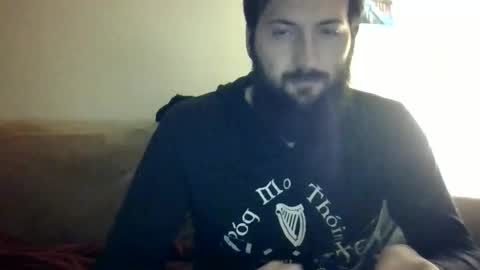 Snapshot of kylesingers chatting on December 2, 7:25 am kylesingers online show from December 2, 7:25 am