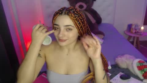 Sara online show from December 1, 8:03 pm